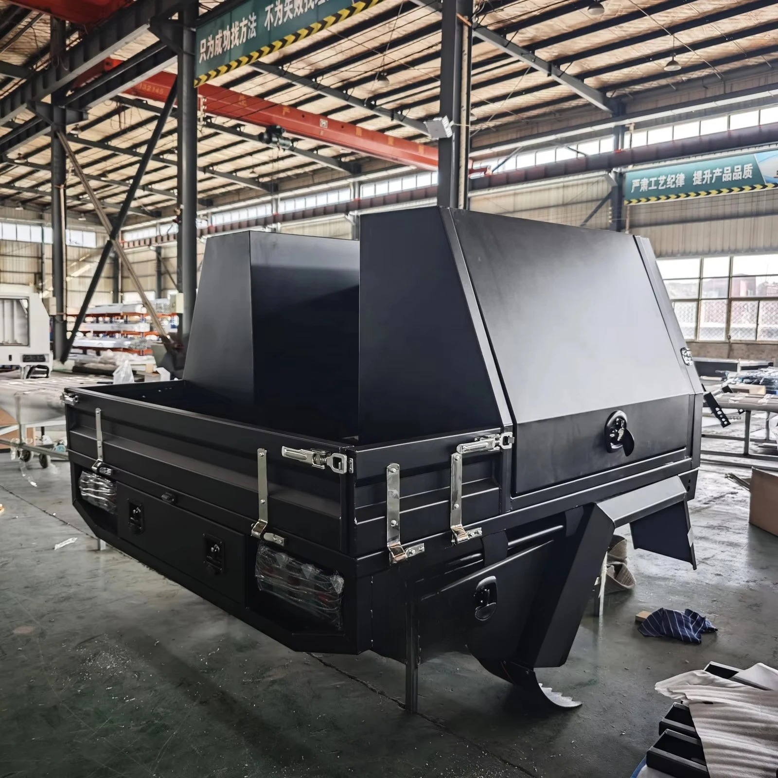 Custom Aluminum Canopy and Tray Combo for 4x4 Off-Road Pickup Trucks